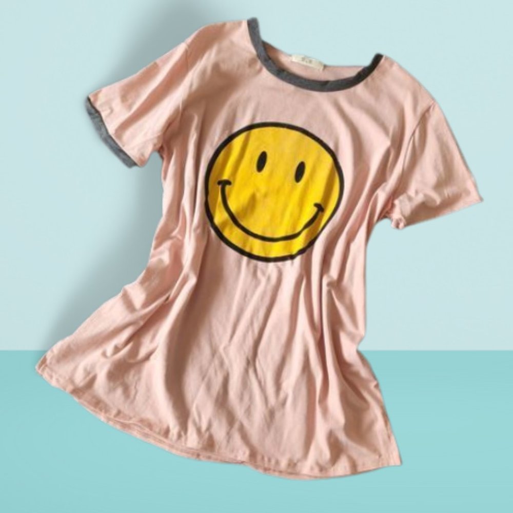 Nwt Oversized smiley Tee